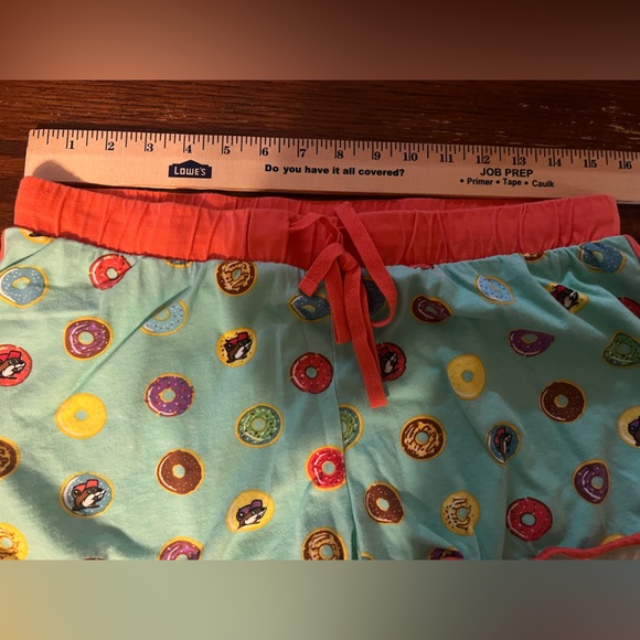 Colorful Donut Print Women's Shorts - Picture 3 of 3